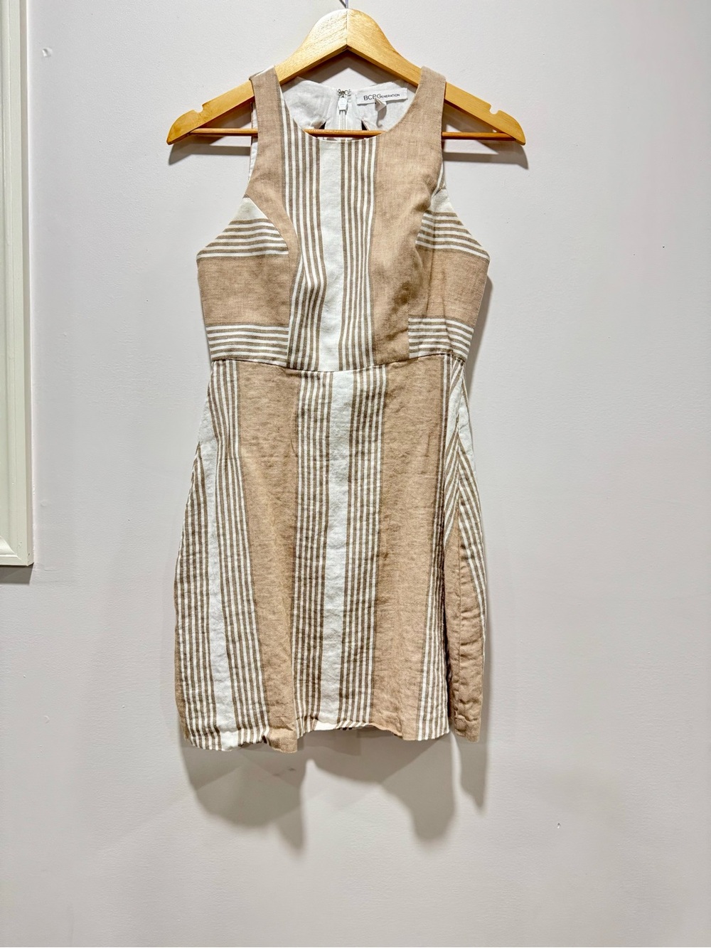 BCBGeneration Sandcomb Cutout Linen Blend Dress Tan White Stripe Size 4